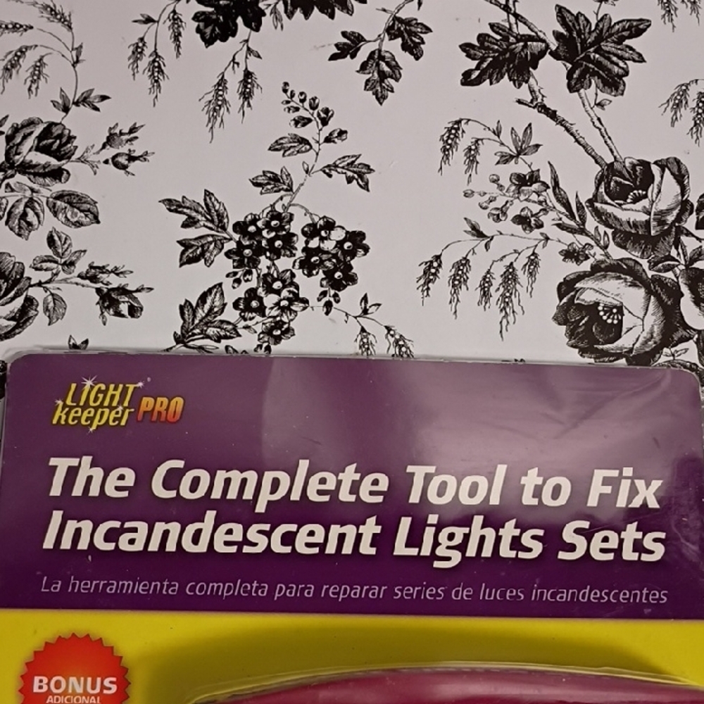 Red Holiday String‎ Light Repair Tool - Picture 2 of 7